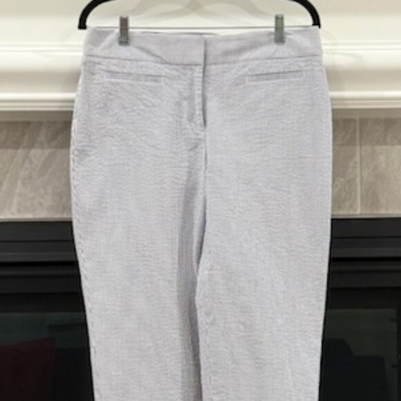 ANN TAYLOR "Kate Fit" Seersucker Capri Pants - Picture 2 of 14